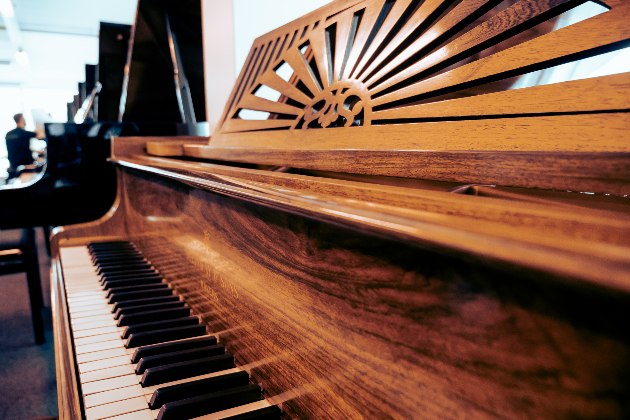 Secondhand pianos
