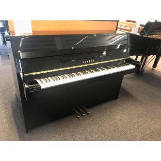 Yamaha C108 (1995)