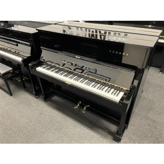 Yamaha U1 (203546)