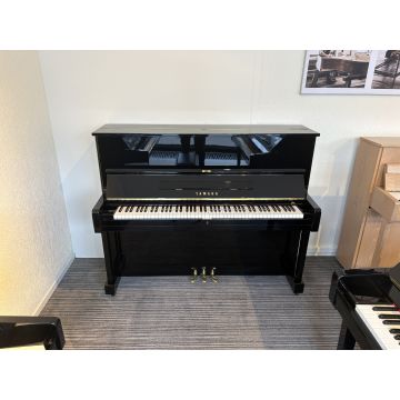 Yamaha U1 (808850)