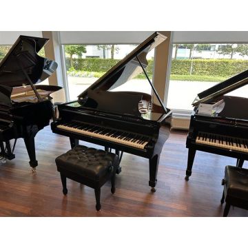 Steinway & Sons O-180 (211241)
