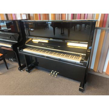 Yamaha U3 (1975)