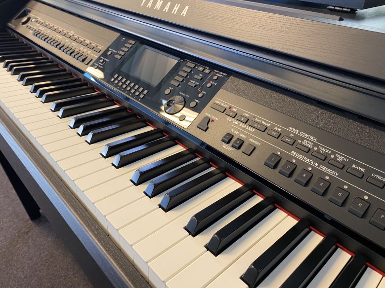 Yamaha cvp 701 top