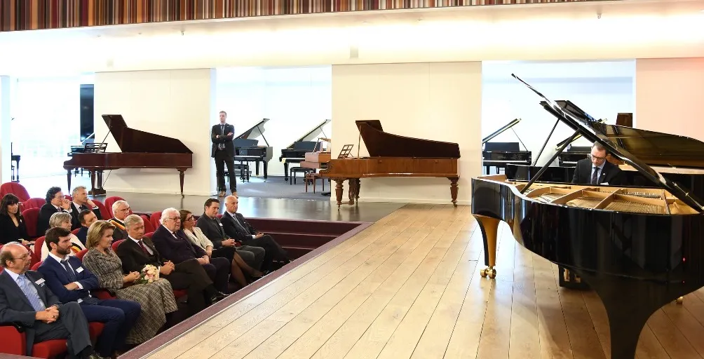 Een koninklijk concert in onze concertzaal in Maene Ruiselede