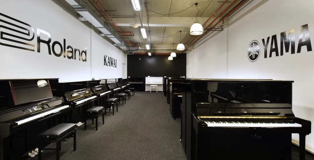 Piano's Maene Alkmaar showroom piano's