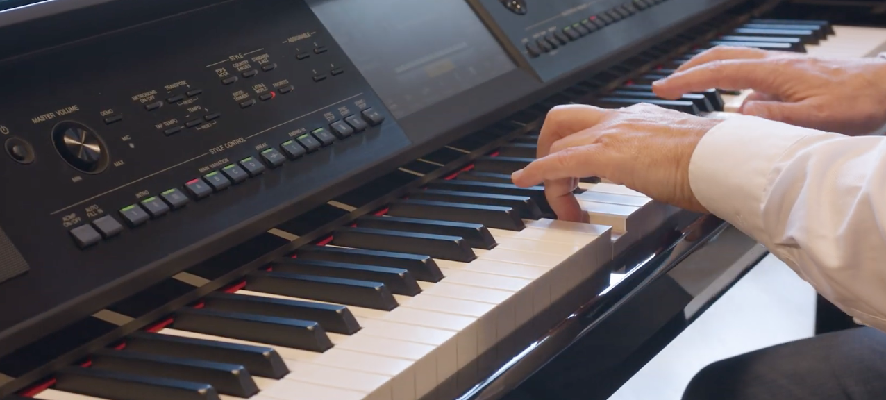 Piano digital Yamaha CVP-809