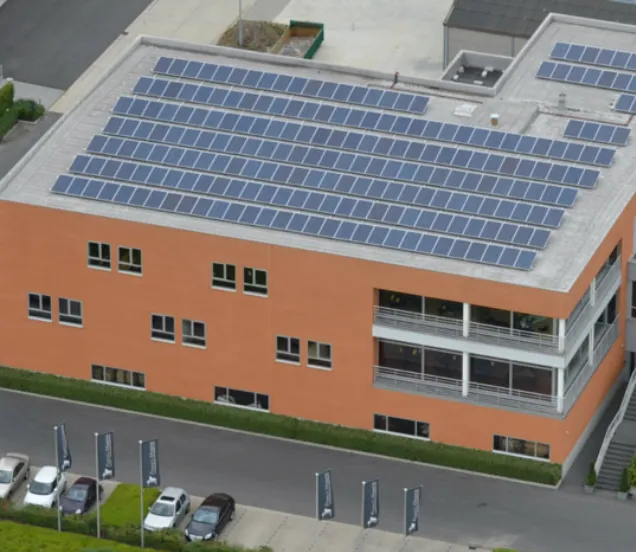 Piano's Maene hoofdzetel Zonnepanelen