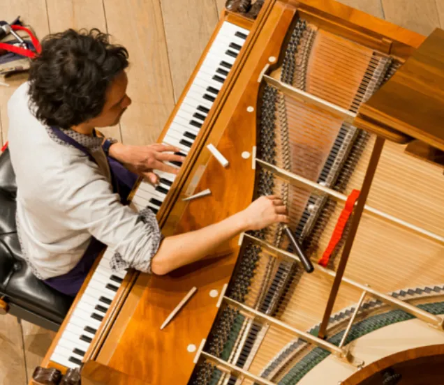 Accorder un piano à queue