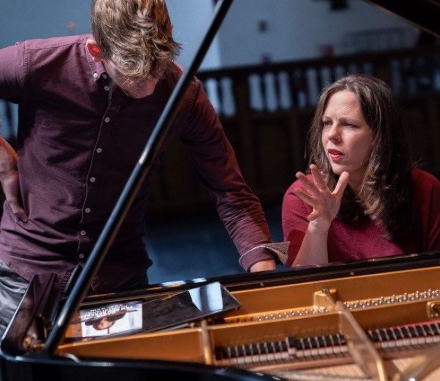 Ontmoeting Artiest/pianist en stemmer