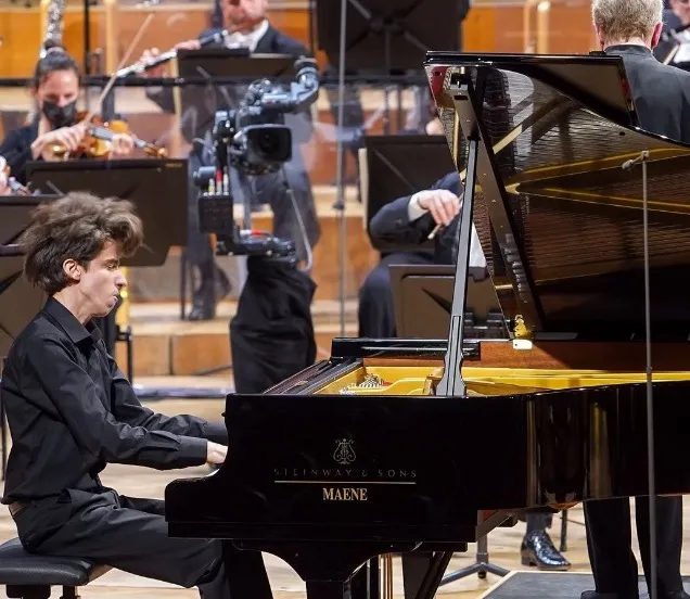 Comment les pianistes répètent-ils avant de monter sur scène ?