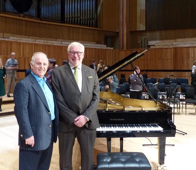 Chris Maene en Daniel Barenboim - Chris Maene Straight Strung Concert Grand