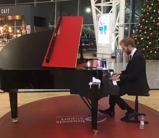 Piano aéroport Zaventem Maene