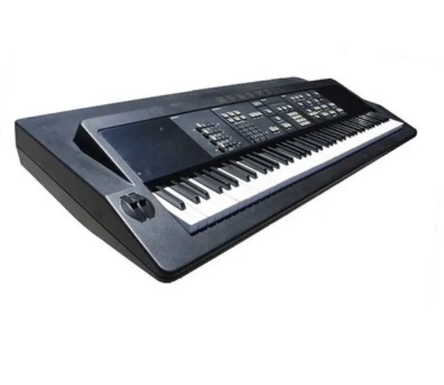 Le Kurzweil K250 était l'un des premiers claviers électroniques avec un son de piano échantillonné de haut niveau. 