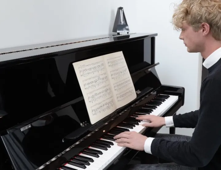 Buy an upright piano