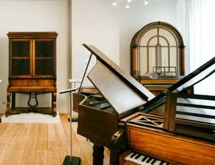 Piano's Maene Geschiedenis - Meer dan 85 jaar ambacht